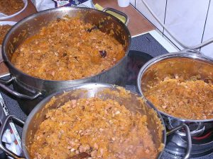 jak zagotować bigos w słoikach