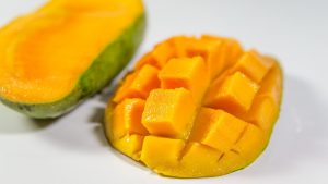 jak obrać mango