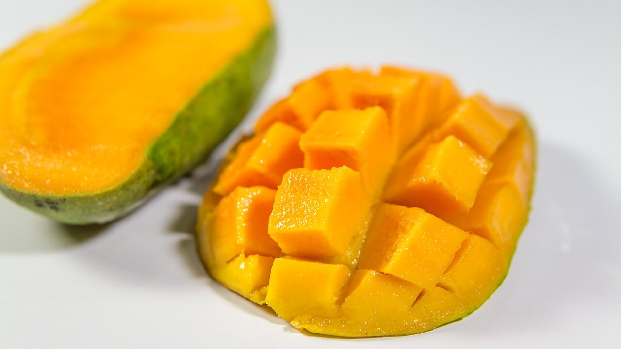 Jak obrać mango je pokroić - GaryMoveOut