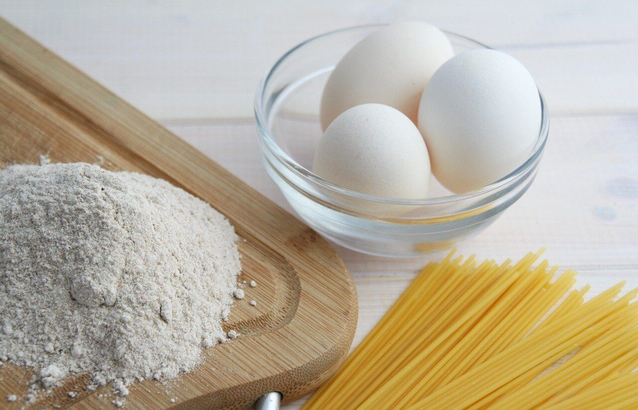 Omlet z bananami i płatkami owsianymi