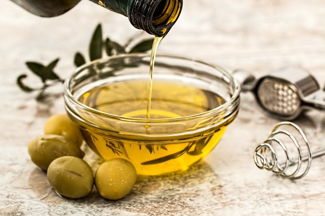 Oliwa z oliwek – właściwości, wartości odżywcze, zastosowanie