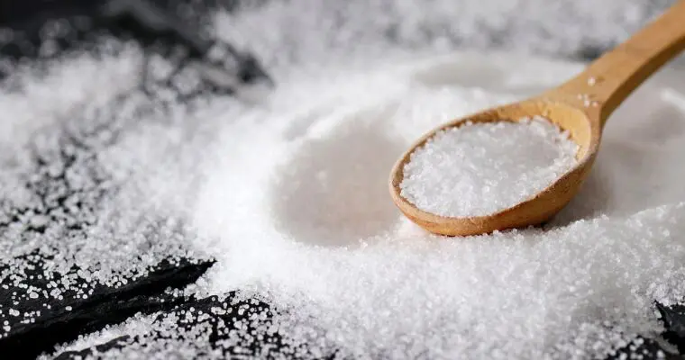 Czym zastąpić sól? Zamienniki soli kuchennej