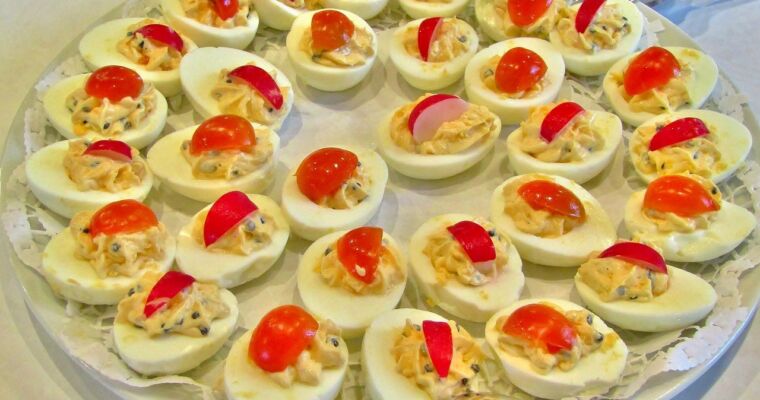 Jajka faszerowane z papryką – przepis, który z pewnością was zaskoczy