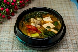 Czym zastąpić bulion dashi?