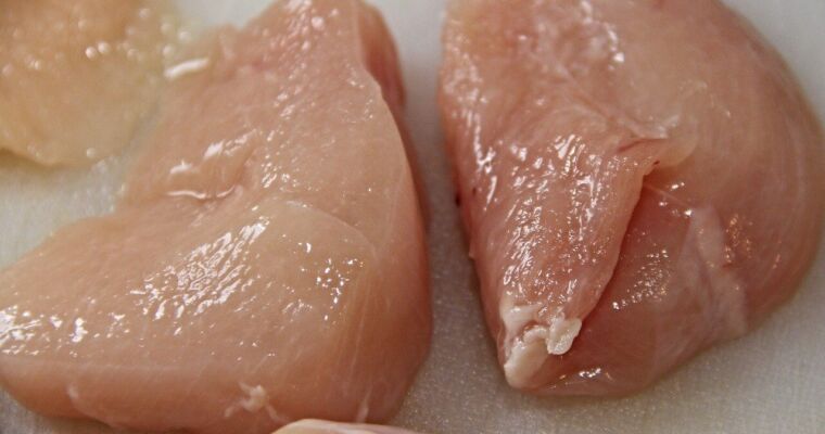 Wie lagert man Hähnchenfilet richtig, damit das Fleisch frisch bleibt?