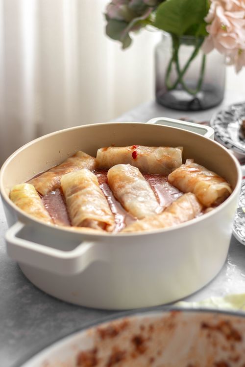 Gołąbki w sosie pomidorowym – przepis