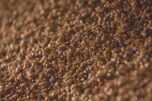 Surowe ziarna kaszy perłowej