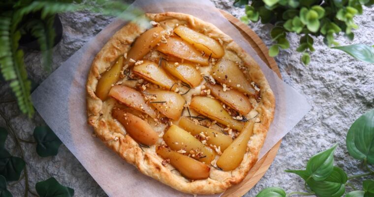 Tarta z gruszkami i orzechami – przepis