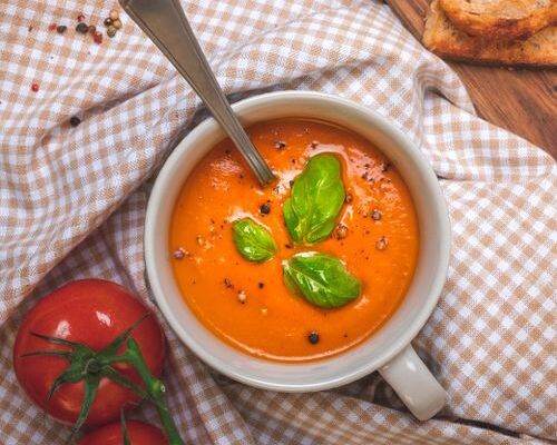 Zupa pomidorowa z makaronem – przepis